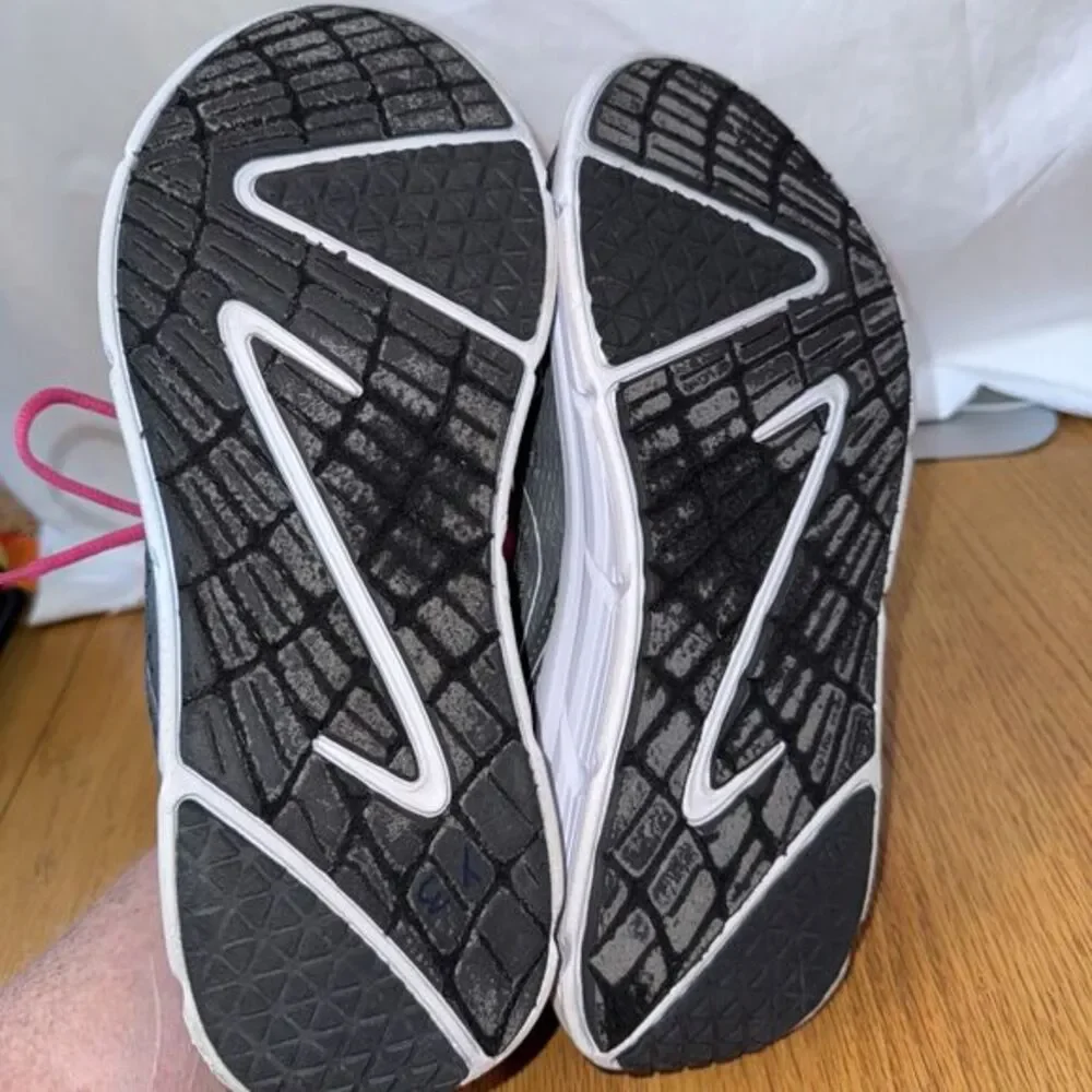 Danskin Now Gray & Pink‎ Lightweight Comfort Activewear Shoes Size 11